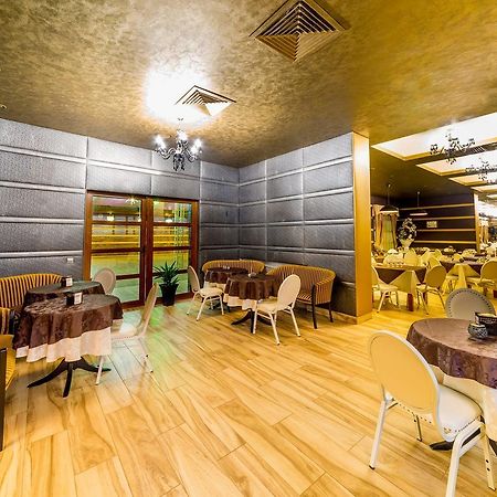 Hotel Complex Havana Тиргу-Окна Екстер'єр фото